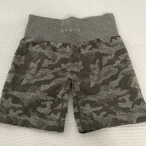 NVGTN Green Camo Solid Seamless Shorts